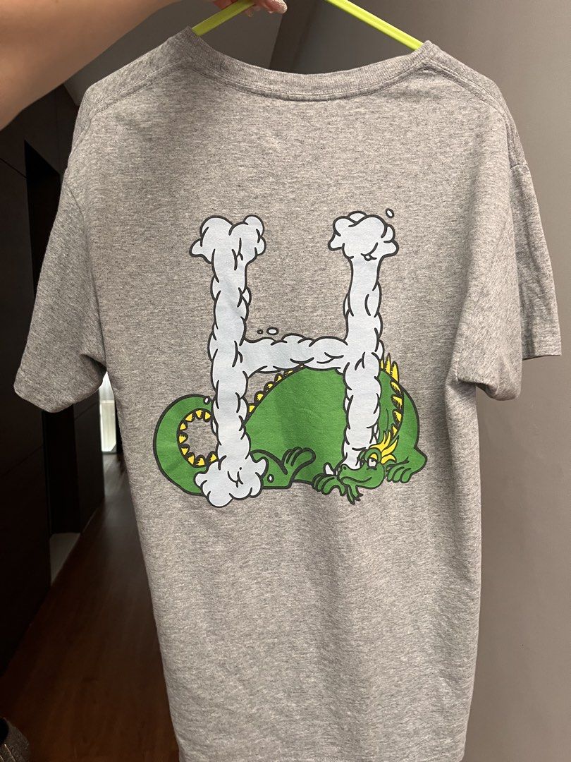Huf Magic Dragon Shirt (Category: Tshirts & Polo Shirts ) located in Dagupan City. Submitted by thrifttostyle (Listing ID 1452108766, Image 2). Description: For Sale: Huf Magic Dragon Shirt Condition: 9.5/10 Good as new Size:S-M Location: Dagupan City,Pangasinan can do shipping Price:450.
