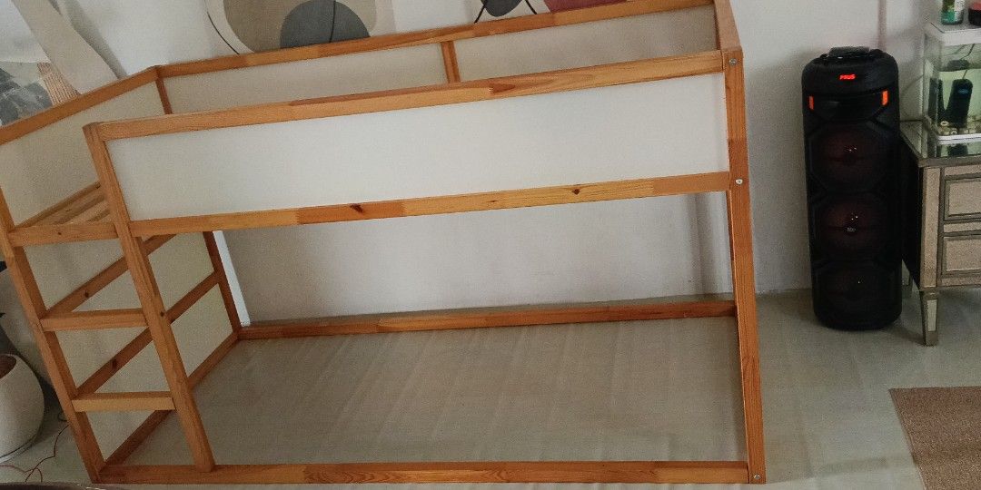 Ikea kura (Category: Bed Frames & Mattresses) located in Puchong. Submitted by aryan8919 (Listing ID 1452298827, Image 1). Description: boleh pickup sendiri.