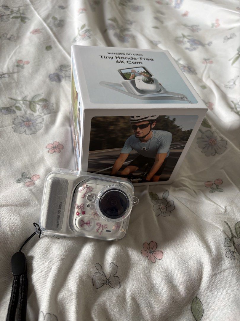 Insta360 GO Ultra 4K Action Camera creators combo (Category: Cameras) located in Cainta. Submitted by cetairesvintage (Listing ID 1452287396, Image 2). Description: - Insta360 GO Ultra 4K: Tiny, hands-free action camera. - Included Accessories: Mini 2-in-1 tripod, quick release mount, pivot stand. - Bonus: Lens cleaning wipes included. - Ready to Film: Everything you need to start capturing adventures on the go..
