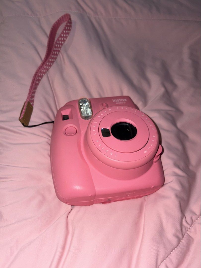 Instax mini 9 (Category: Cameras) located in Manila. Submitted by quickwind.b2ee63 (Listing ID 1452289908, Image 2). Description: Fujifilm Instax Mini 9 Fully working and in excellent condition! Only used once and kept in very good condition—no scratches, dents, or any visible damage. Good as new! For meet-up testing, buyer must bring their own 2 AA batteries and Instax Mini film to test the camera. RFS: Not being used..