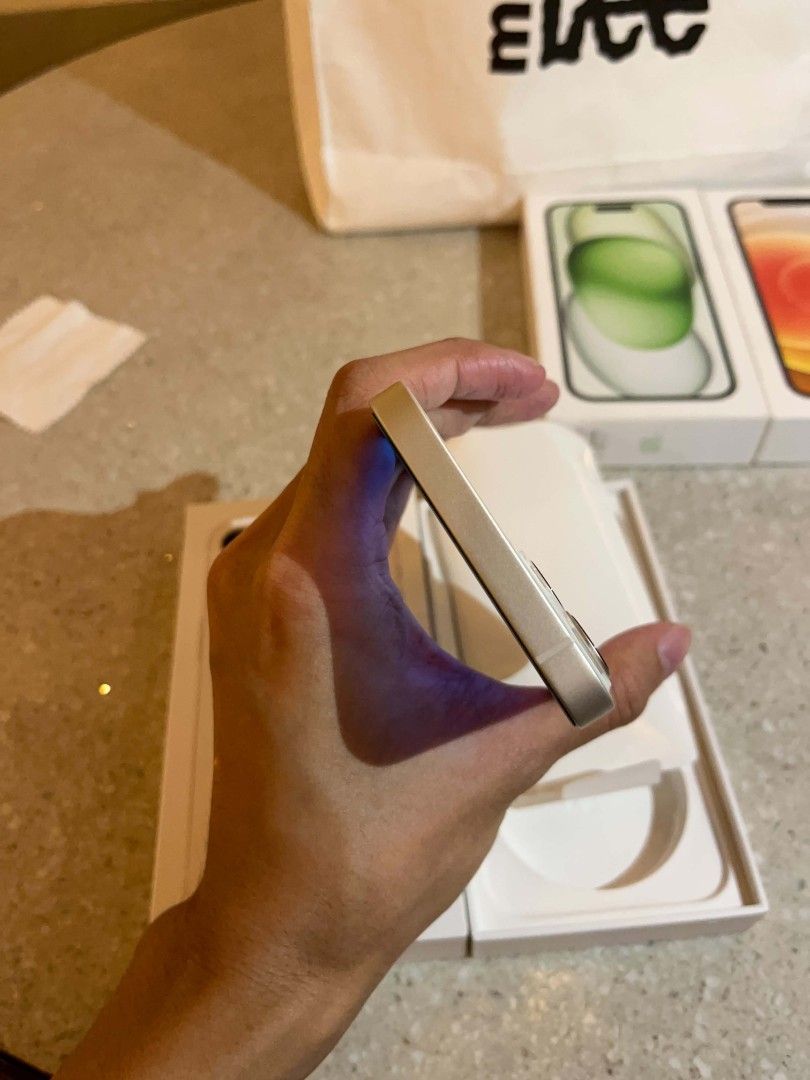 iPhone 13 128GB Starlight Factory Unlocked (Category: iPhone 13 Series) located in Quezon City. Submitted by ibargaintolive (Listing ID 1452314479, Image 2). Description: CAN DO MEETUPS/LBC/GRAB/LALAMOVE 👋 With 1-Week Personal Warranty. I offer a 1-Week Money-Back Guarantee if you experience any unexpected issues. Details: 💰 Price: Php 17,000 (Fix) 📲 Model: iPhone 13 256GB 🎨 Color: Starlight 🔋Battery Health: 78% (Original Battery) 📶 No Sim 