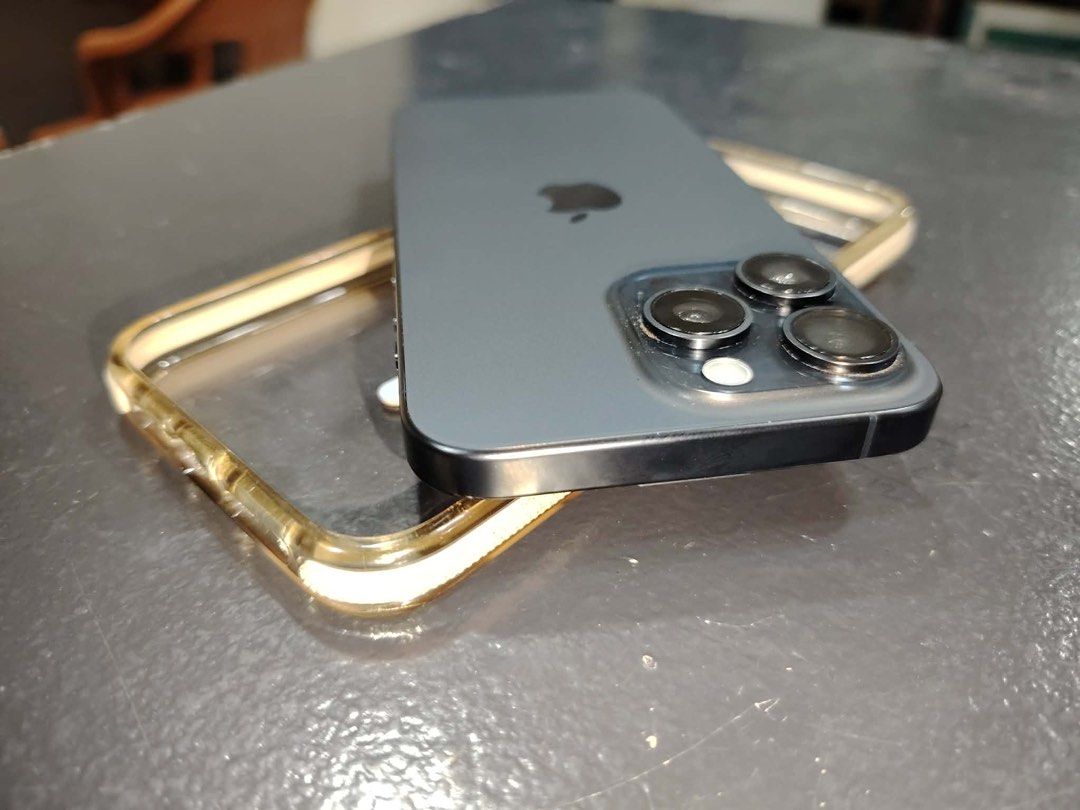 Iphone 15 promax 256gb (Category: iPhone 15 Series) located in Manila. Submitted by ginkgobiloba00 (Listing ID 1452214611, Image 3). Description: For sale iphone 15 promax 256gb. Makinis pwedeng pwede sa maarte. Globe locked. PM sa interested. Pag usapan natin..