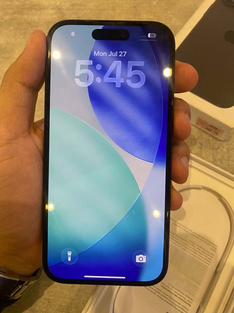 IPHONE 16 128GB (Category: iPhone 16 Series) located in Dasmarinas. Submitted by bombshell_shop (Listing ID 1452283895, Image 3). Description: IPhone 16 128gb No lowballing Bought from powermac 89% BH (365 cycle count) No dents and scratches (pwede sa maselan) NTC Approved! ZP/A local variant No sim restrictions No repair history Inclusions: Box and case.