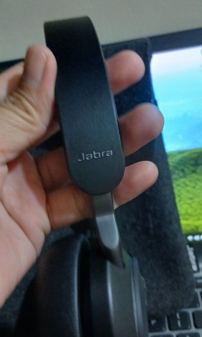 Jabra Evolve 2 40 se (Category: Headphones & Headsets) located in Manila. Submitted by shoppebymaria (Listing ID 1452267746, Image 3). Description: no flaws..