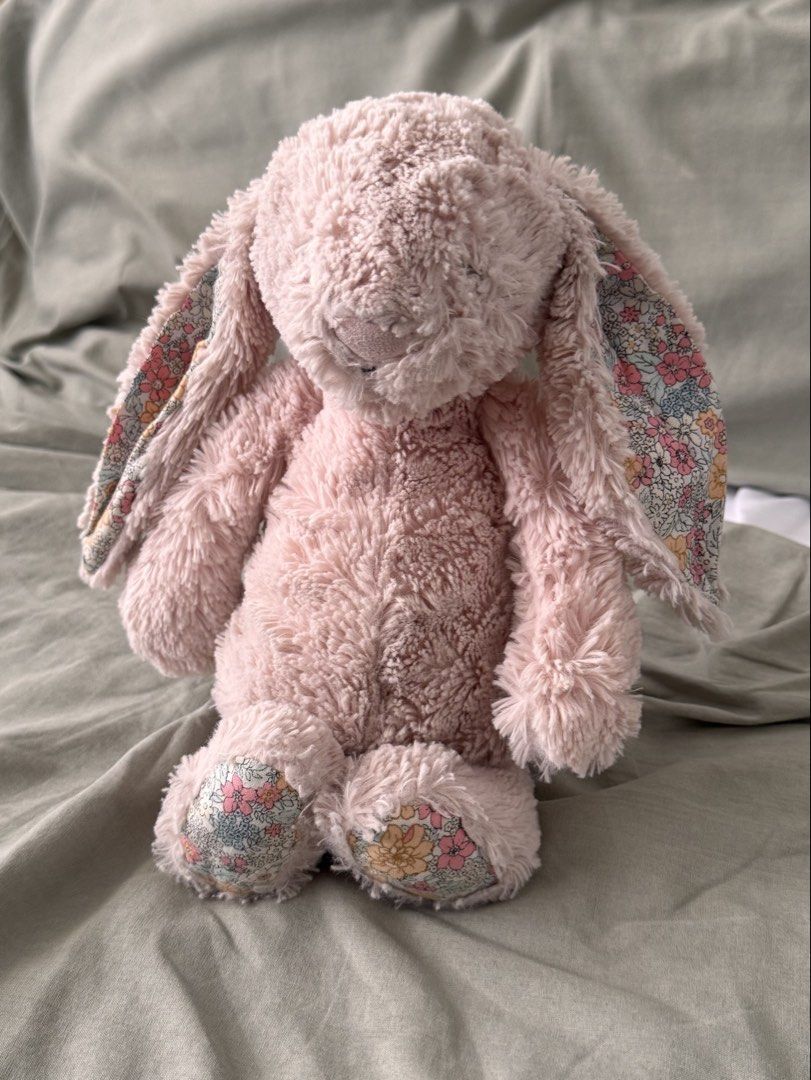 Jellycat blossom blush bunny medium *authentic (Category: Plushies & Soft Toys) located in Pasig City. Submitted by lovedpicks (Listing ID 1452148036, Image 1). Description: RARE/RETIRED JELLYCAT 🤍 Authentic jellycat blossom blush bunny! Medium .