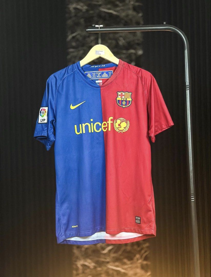 Jersey FC BARCELONA 2008-09 home (Kategori: Atasan) berada di Jakarta Pusat. Dikirim oleh dmstorejkt (ID iklan 1452132111, Gambar 2). Deskripsi: Jersey FC BARCELONA 2008-09 home Nns : 10” MESSI Condition : excelent Size : M (53x67) Price : IDR 2.000.000 Code: EV02 For other currencies please ask and for more information about the product, sent us message. and 📞 0858 - 9000 - 2288.