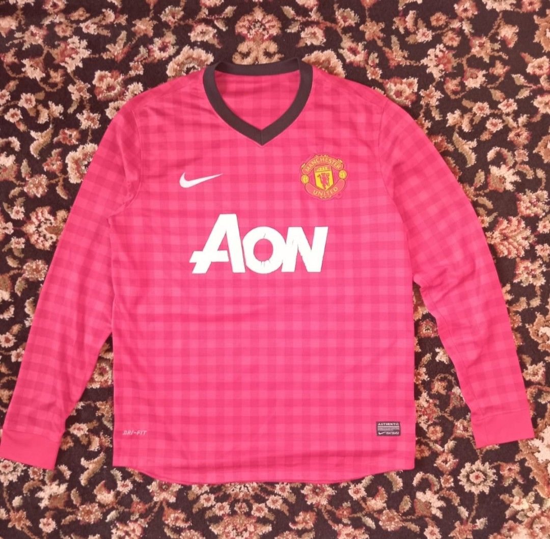 Jersey Nike Manchester United (Kategori: Atasan) berada di Jakarta Timur. Dikirim oleh p.relovedddd (ID iklan 1452273125, Gambar 1). Deskripsi: Size: M P: 67 cm x L: 53 cm Minus crack manja sponsor (msh aman) Original 100%.