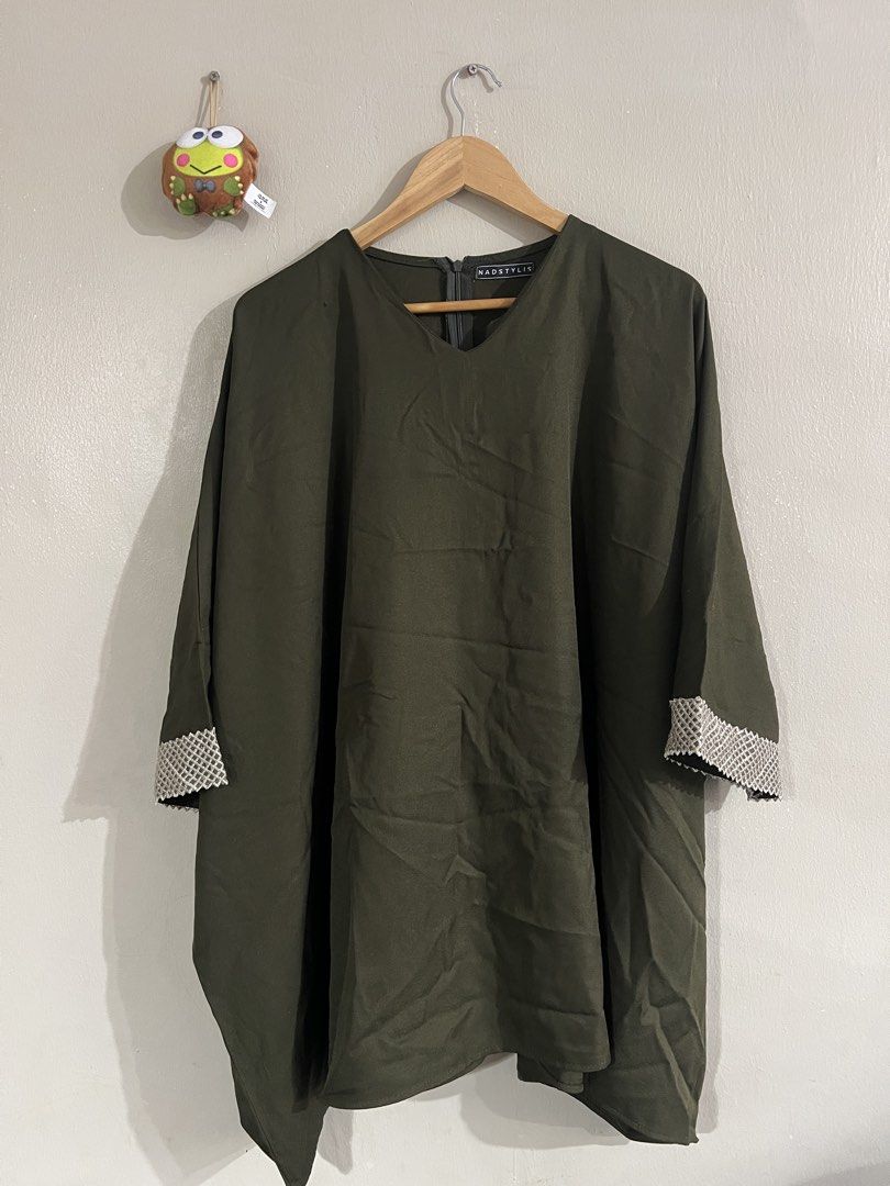 Kaftan Freesize (Category: Maternity wear) located in Jempol. Submitted by prelovedbydhiyanaa (Listing ID 1452106798, Image 1). Description: Freesize Harga untuk combo .