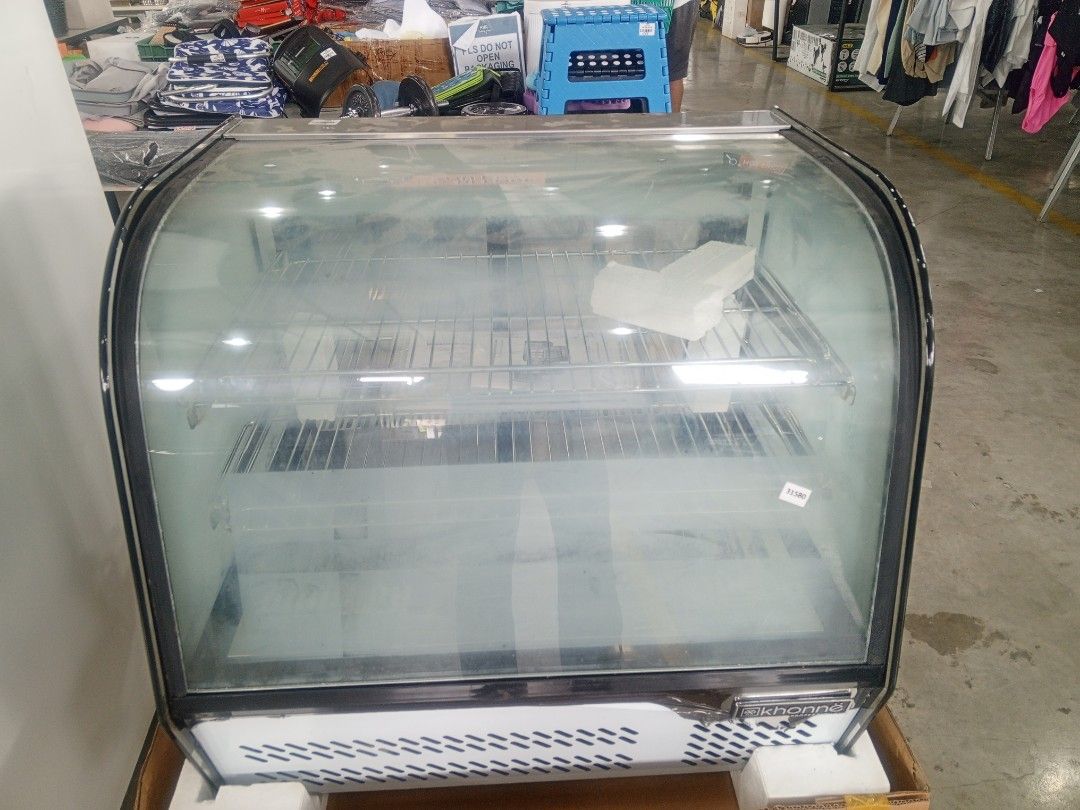 Khonns Curved Glass Display Fridge (Category: Refrigerators and Freezers) located in Caloocan City. Submitted by hmr.gomez (Listing ID 1452132302, Image 1). Description: - Khonns Curved Glass Display Fridge - Ideal for pastries, drinks, and chilled items - Two shelves for ample display space - Digital temperature display and controls at the front - Includes power cord - Ready for shop or home use.