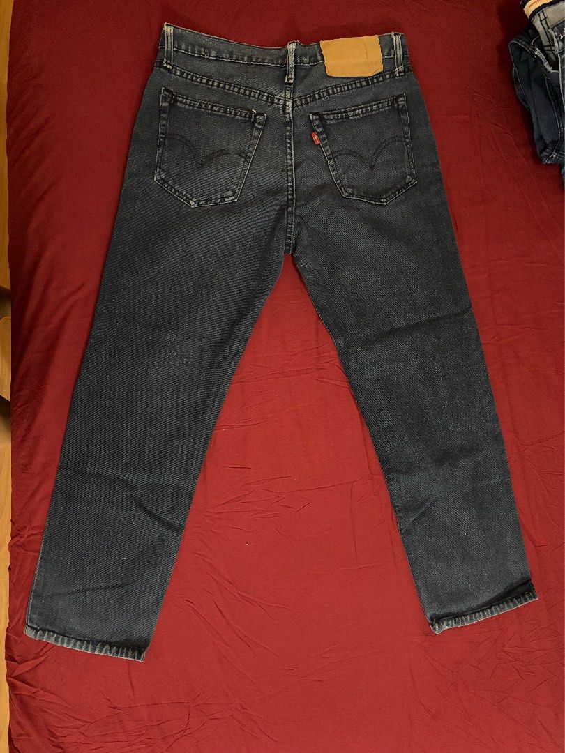 Regular Fit Jeans Dark Wash (Category: Jeans) located in Quezon City. Submitted by 11zerofive (Listing ID 1452177679, Image 2). Description: - Regular fit, straight leg - Dark blue wash w 32 inseam 26 L 37 .
