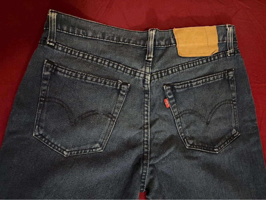 Regular Fit Jeans Dark Wash (Category: Jeans) located in Quezon City. Submitted by 11zerofive (Listing ID 1452177679, Image 3). Description: - Regular fit, straight leg - Dark blue wash w 32 inseam 26 L 37 .
