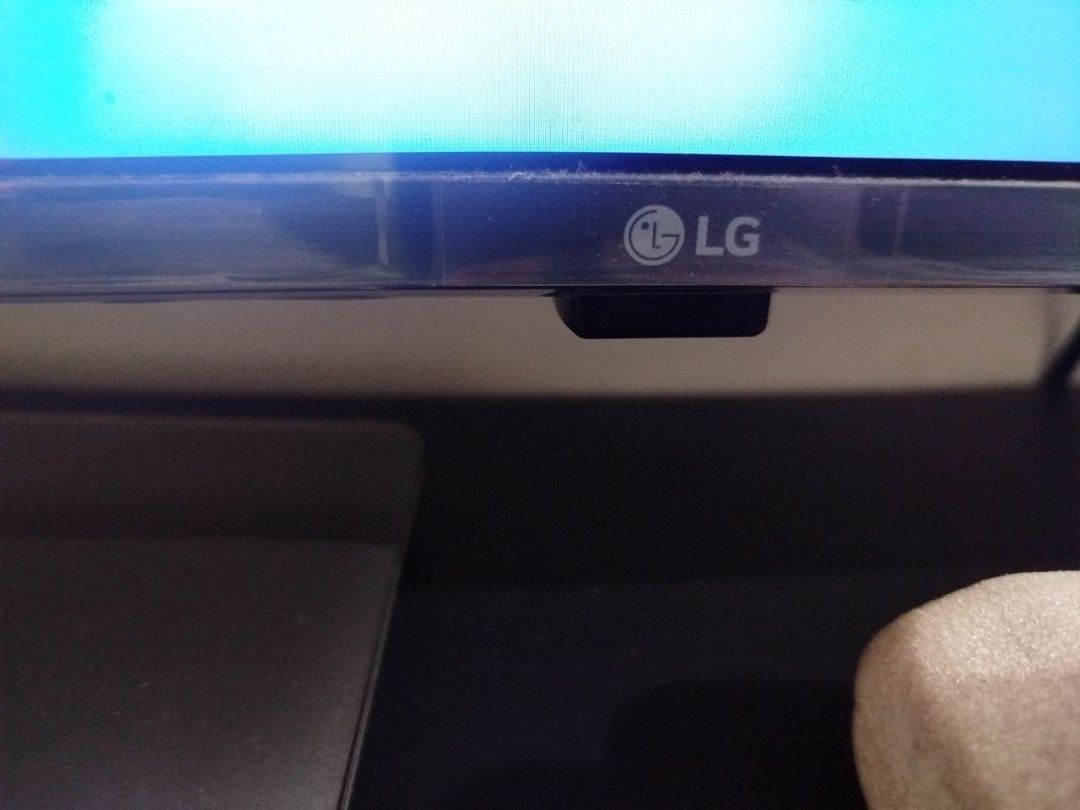 LG UHD Ai 43 inch TV (Category: TV) located in Manila. Submitted by munchkinsweet (Listing ID 1452171157, Image 2). Description: Bought this year and moving so will not be able to use.