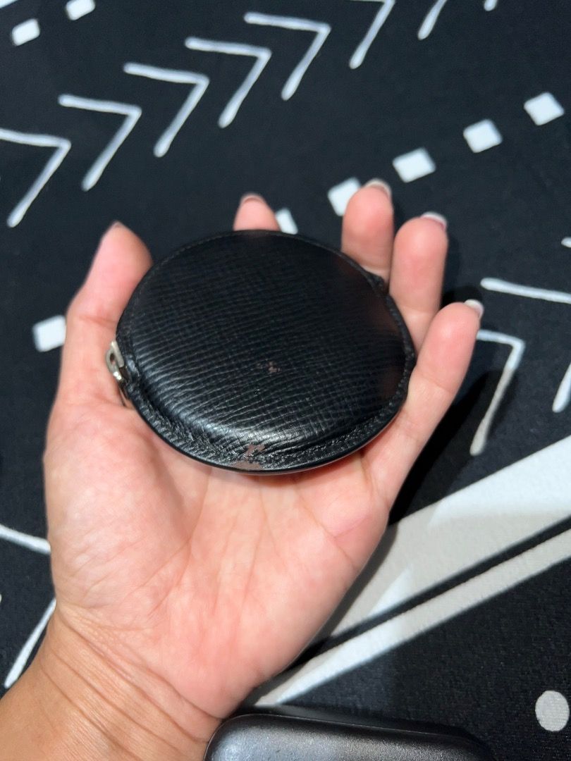 loewe coin case (Category: Luxury Bags & Wallets) located in General Tinio. Submitted by happymoon.477c77 (Listing ID 1451261452, Image 3). Description: Vintag loewe coin purse black lambskin.