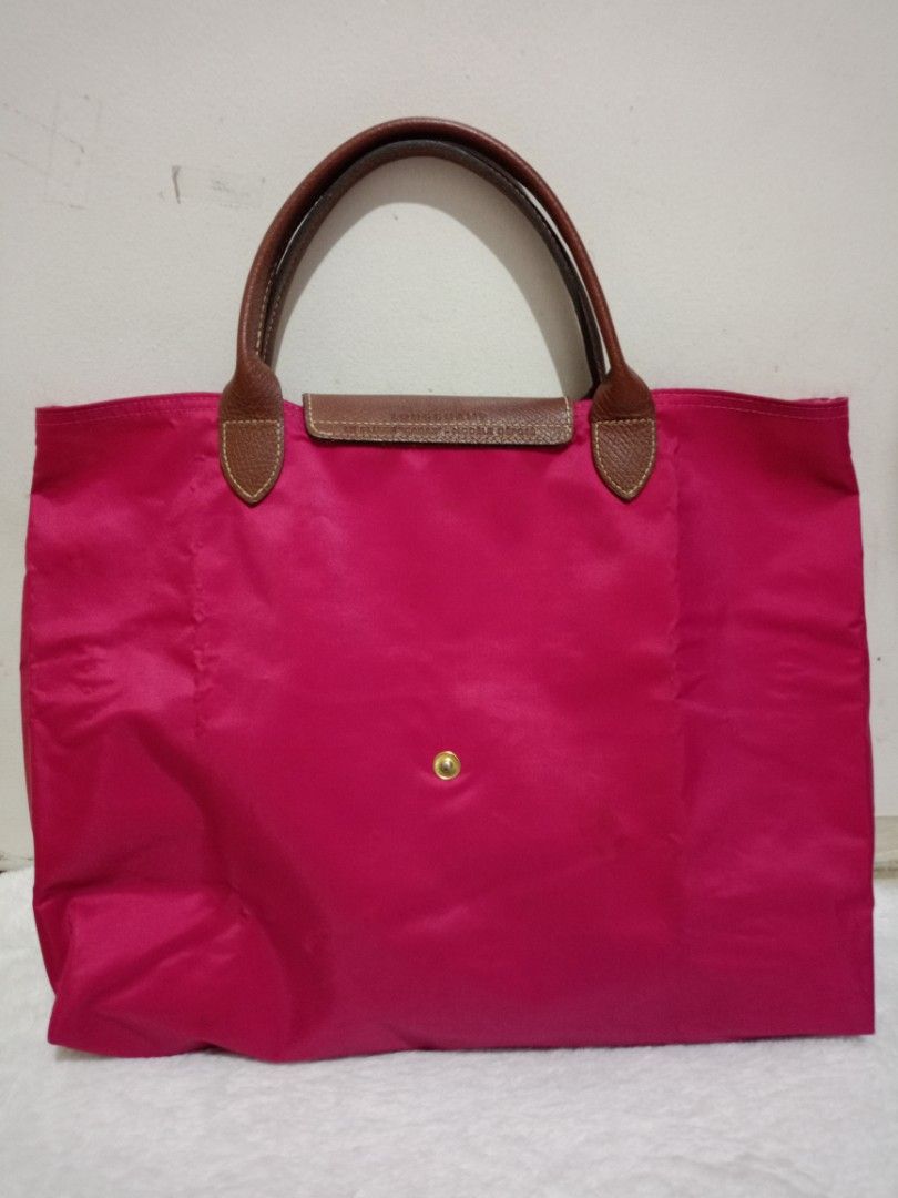 Longchamp Medium (PRELOVED) (Category: Tote Bags) located in Las Pinas. Submitted by vanitystorehouse (Listing ID 1452274899, Image 3). Description: - preloved Longchamp used twice - bought in US.