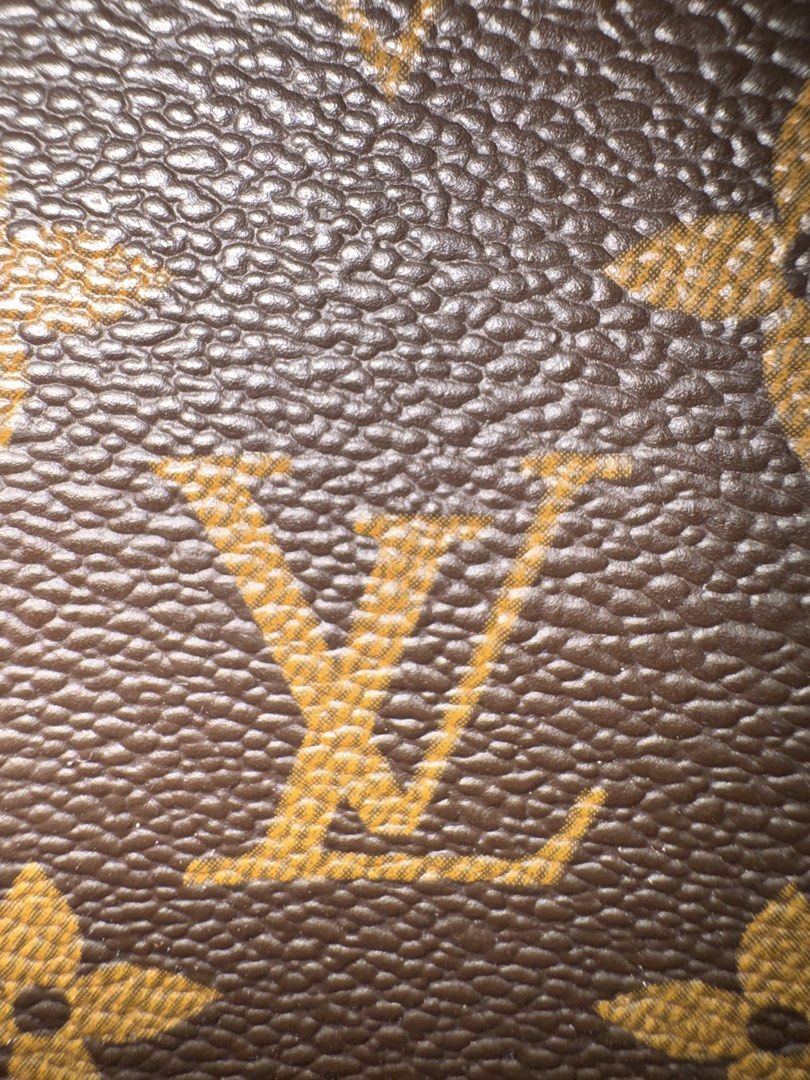 Louis Vuitton Monogram Speedy 25 Bandoulier (Category: Luxury Bags & Wallets) located in Manila. Submitted by yanyan2880 (Listing ID 1452271188, Image 3). Description: No inclusions.