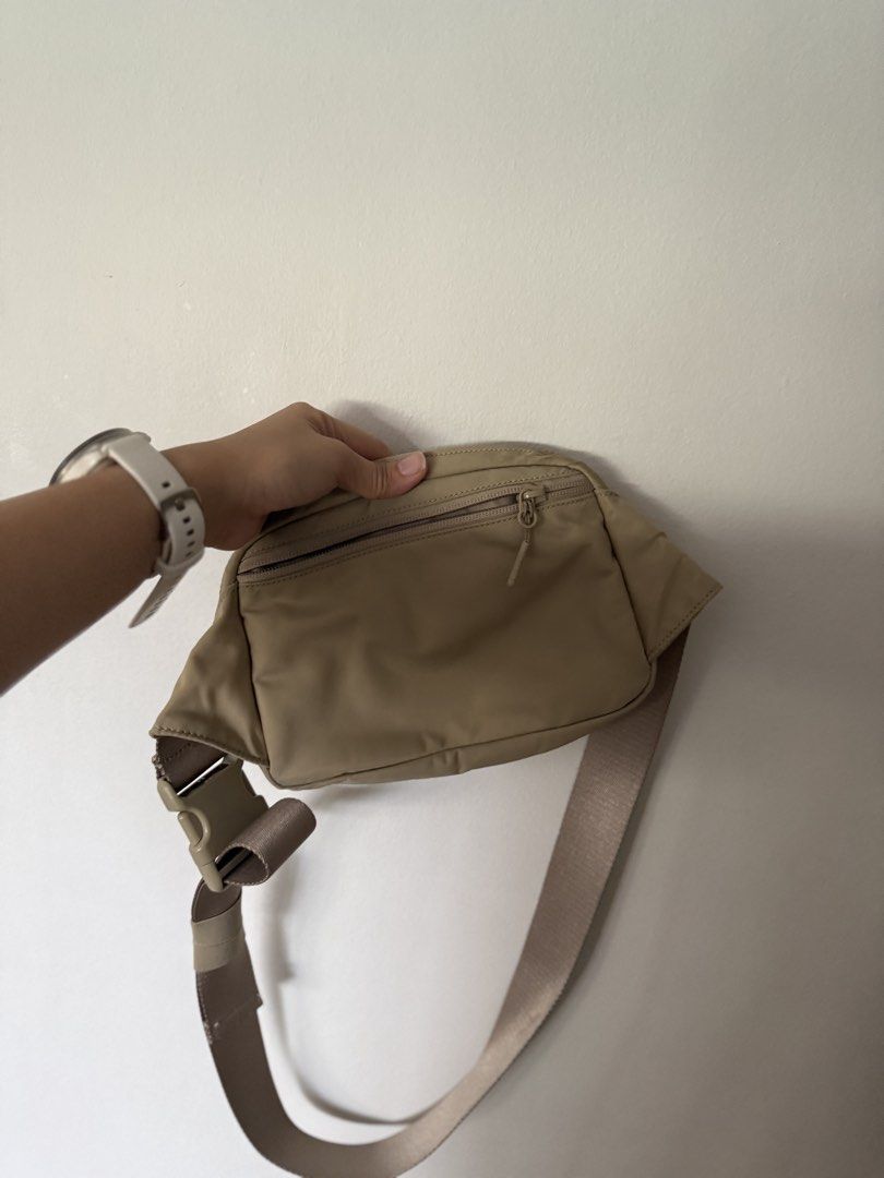 Lululemon Belt Bag 2L (Category: Belt bags, Clutches and Pouches) located in Pasig City. Submitted by shopaholic2020_ (Listing ID 1452110949, Image 3). Description: Bag dimensions: W 21cm x D 5.7cm x H 14.6cm (8.3” x 2.2” x 5.7”) Strap length when fully extended: 114cm (44.9”) Volume: 2L.