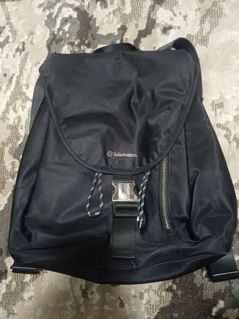 Lululemon Drawstring Bucket Backpack 10L Black (First Release) (Category: Backpacks) located in Marikina City. Submitted by plus6three (Listing ID 1452312862, Image 2). Description: Lululemon Drawstring Bucket Backpack 10L Black (First Release) Authentic Good Condition Negotiable DM for other details Pasig Area pick up.