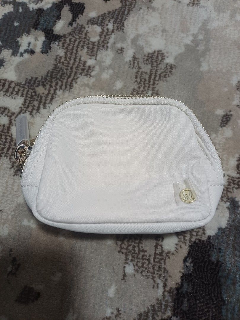 Lululemon Everywhere Belt Bag Nano (Category: Cross-body Bags) located in Marikina City. Submitted by plus6three (Listing ID 1452312277, Image 1). Description: Lululemon Everywhere Belt Bag Nano 2,000php Brand New Authentic Negotiable DM for other details Pasig Area pick up.
