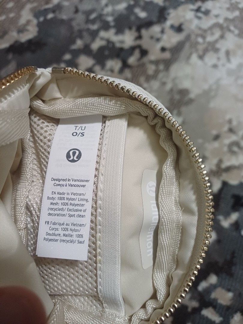 Lululemon Everywhere Belt Bag Nano (Category: Cross-body Bags) located in Marikina City. Submitted by plus6three (Listing ID 1452312277, Image 2). Description: Lululemon Everywhere Belt Bag Nano 2,000php Brand New Authentic Negotiable DM for other details Pasig Area pick up.
