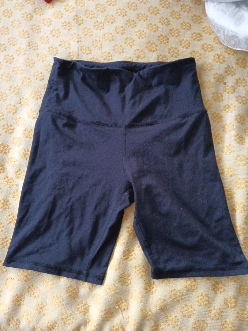 Lululemon Shorts (Category: Activewear) located in Quezon City. Submitted by glcsx (Listing ID 1452165249, Image 1). Description: lululemon shorts (biker, cycling) size 6 .