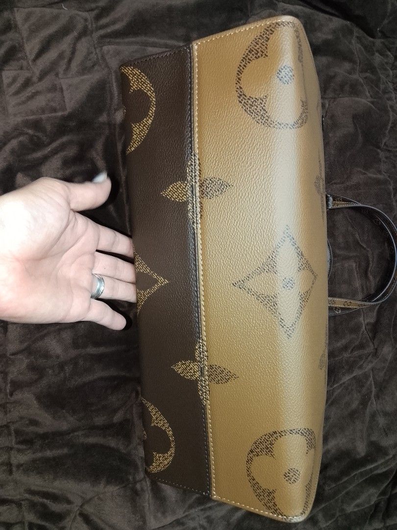 Lv OTG (Category: Luxury Bags & Wallets) located in Baguio. Submitted by luxuryitembags (Listing ID 1452159978, Image 2). Description: 2nd hand bag Good condition no damage Inclusions: Duatbag, lv card, and box Negotiable price.