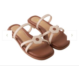 (Category: ) located in . Submitted by closetaddicts (Listing ID 1452108773, Image 1). Description: .
