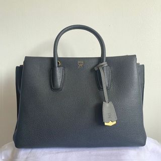 (Category: ) located in . Submitted by xxshopshopshop (Listing ID 1452210775, Image 1). Description: .