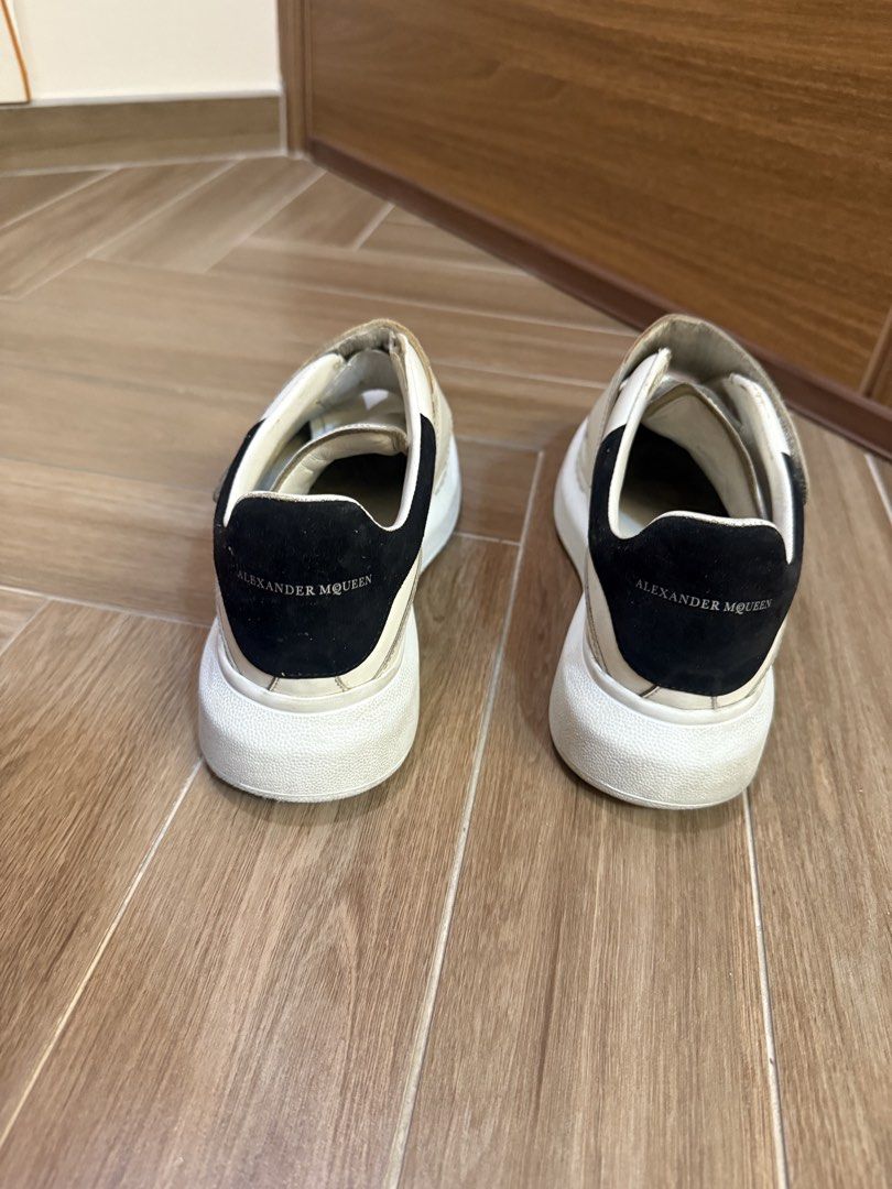 Mcqueen 波鞋 （分類：鞋及波鞋）位於 Hong Kong。 由 mousetiger2022 提交（商品編號 1452230607，圖片 3）。簡介： 有使用痕跡 介意勿拍 100% real 37號 可順豐到付或天水圍西鐵交收。