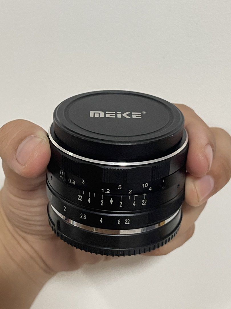 Meike 35mm f/1.7 APS-C (e-mount) (Category: Lens & Kits) located in San Jose del Monte. Submitted by adrian.tzn (Listing ID 1452122176, Image 2). Description: Issue: - Very small fungus around the glass ONLY - Scratches on body rfs: Upgrade lens.