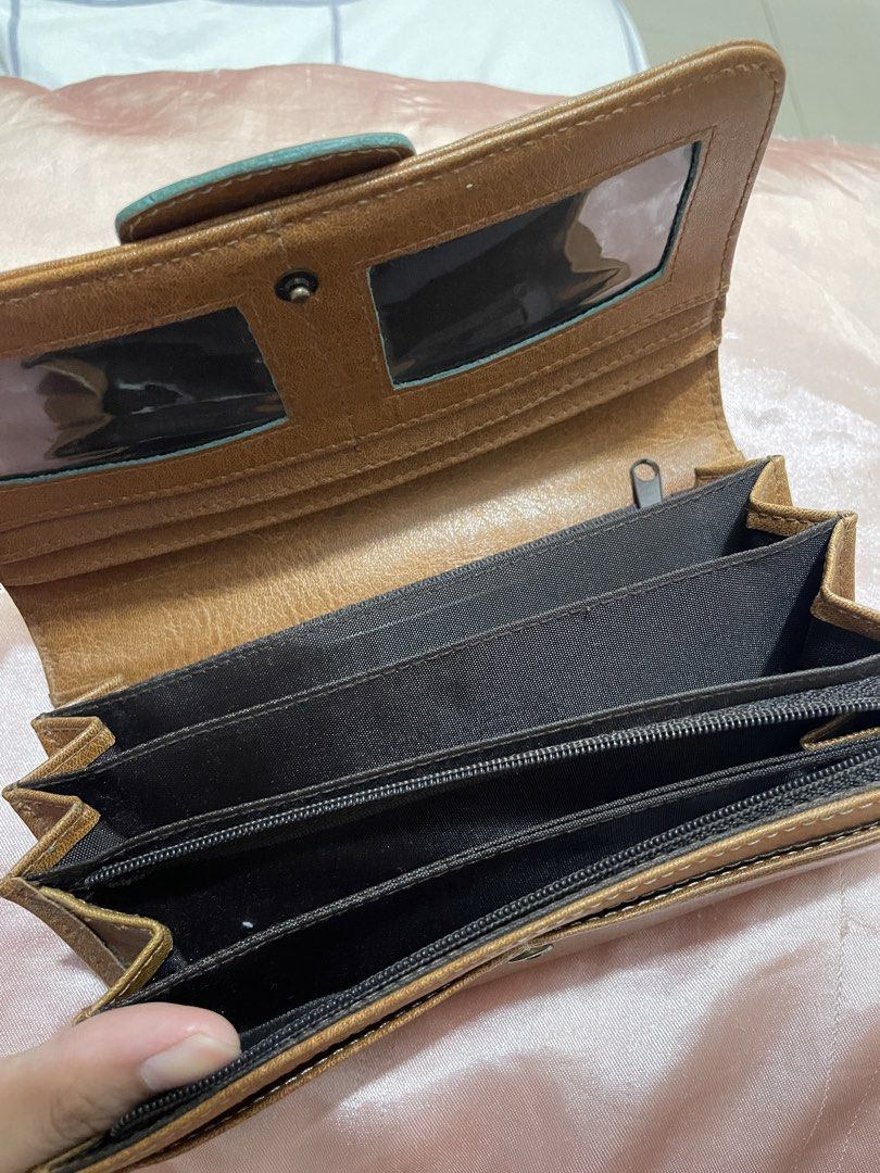mexx women's long wallet brown (Category: Wallets & Card holders) located in Quezon City. Submitted by leocurations (Listing ID 1452130969, Image 2). Description: .