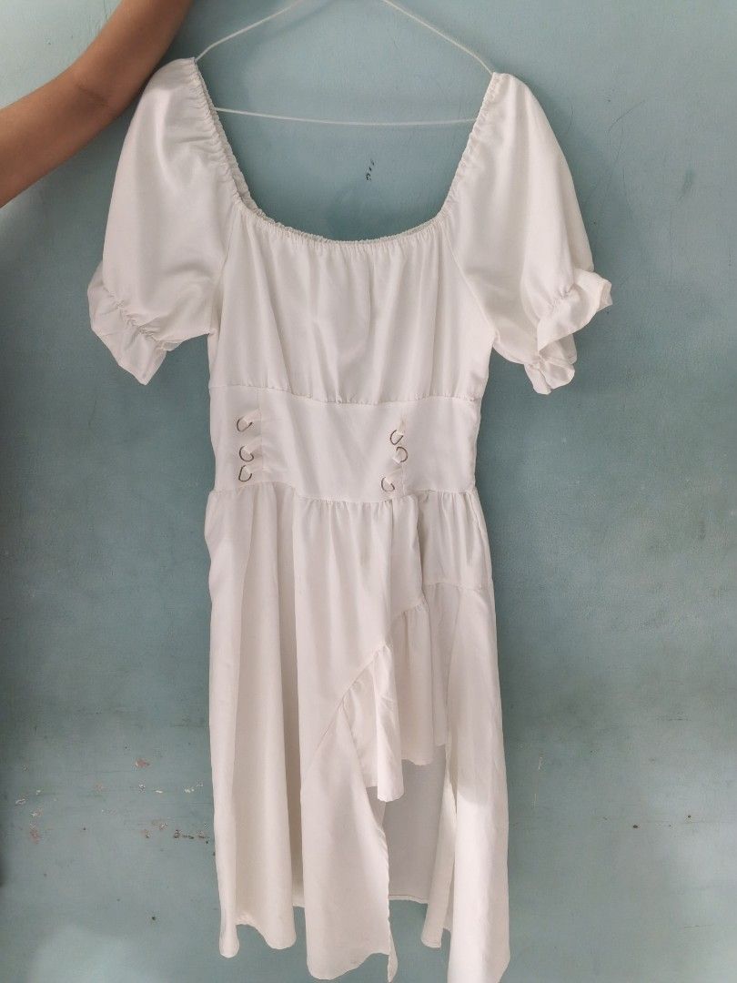 Milkmaid coquete White dress (Kategori: Gaun & Rok) berada di Depok. Dikirim oleh cherrycheryl_preloved (ID iklan 1452194315, Gambar 1). Deskripsi: for more detail dm.