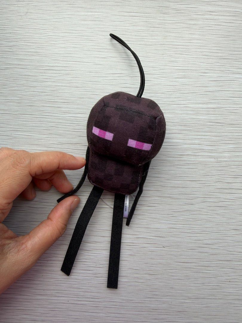 Minecraft Enderman Plush Keychain (Category: Plushies & Soft Toys) located in Quezon City. Submitted by shopgood_mnl (Listing ID 1452278255, Image 2). Description: .