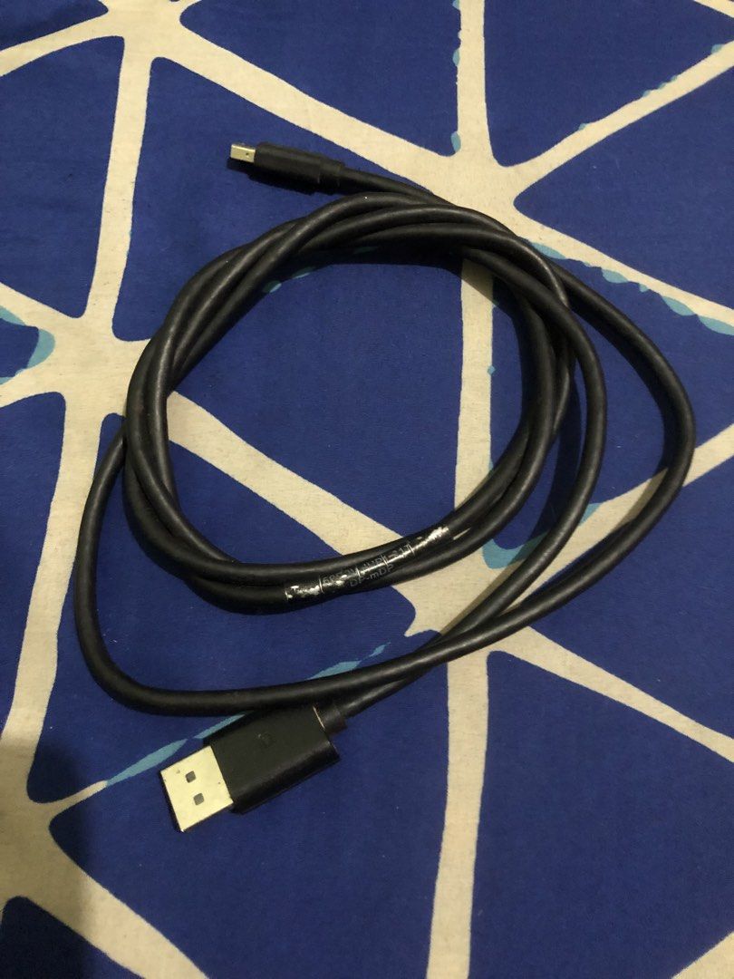 Mini display port to HDMI display port adapter (Category: Cables & Adaptors) located in Quezon City. Submitted by markgolveo (Listing ID 1452202408, Image 3). Description: Mini display port to HDMI display port adapter cable.