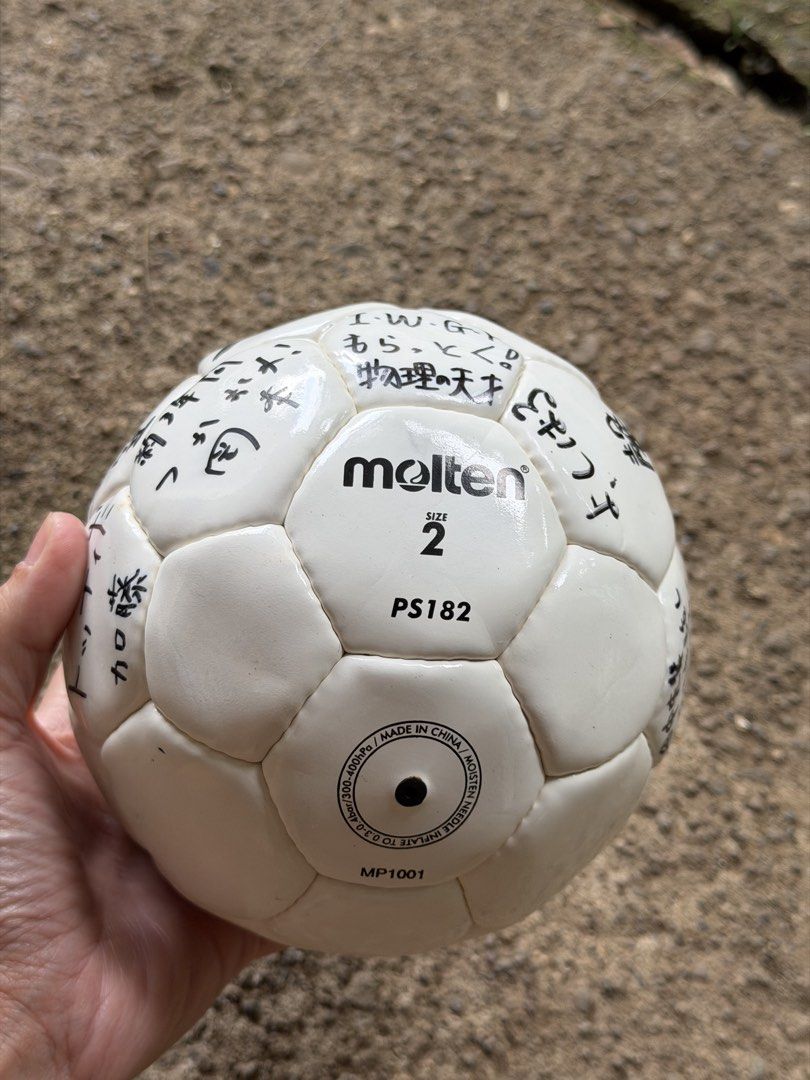 molten soccer ball (Category: Racket and Ball Sports) located in Sablan. Submitted by gongonshelley12 (Listing ID 1452276169, Image 2). Description: 250 ONLY MOLTEN SIZE 2 SOCCER BALL EXCELLENT.