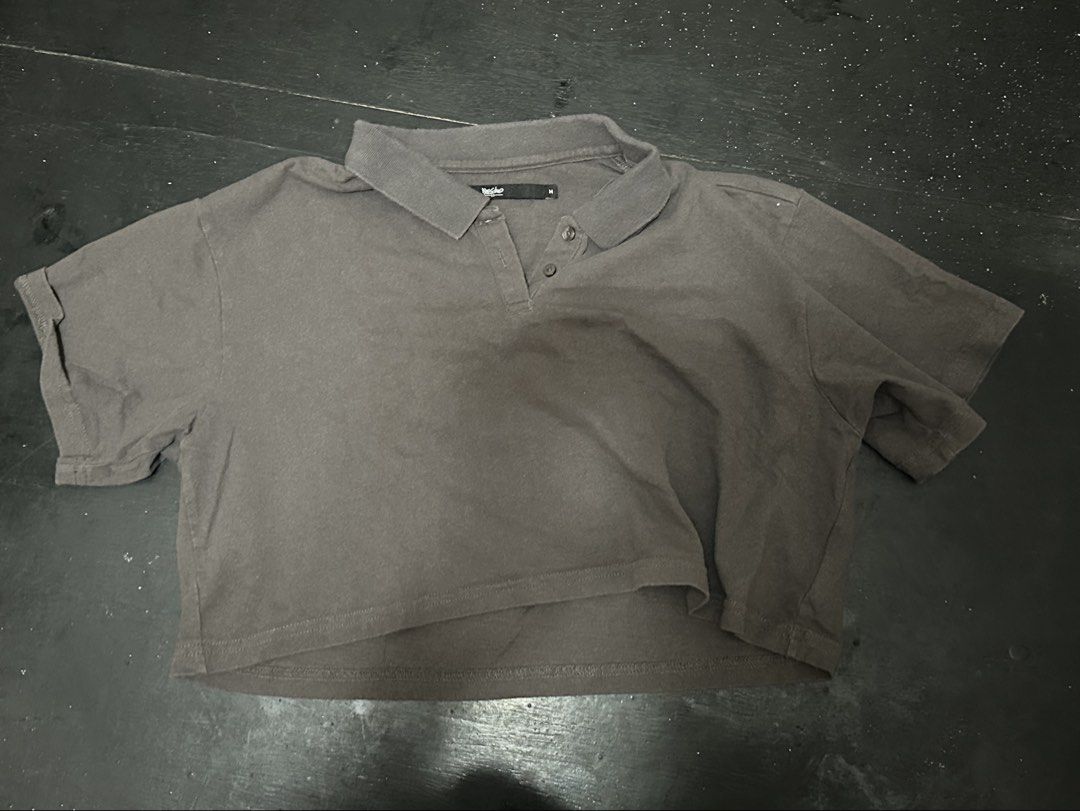 Mossimo Grey Cropped Polo (Category: Blouses) located in Rizal. Submitted by declu77er (Listing ID 1452292934, Image 2). Description: .