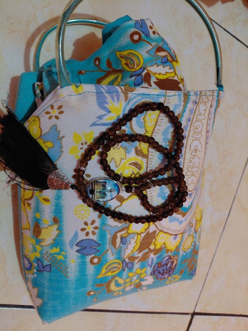 Mukena Motif Batik Bali Hijau TOSCA (Kategori: Busana Muslim - Lainnya) berada di Jakarta Pusat. Dikirim oleh tiiaar (ID iklan 1452317667, Gambar 2). Deskripsi: Bahan adem dan ada Tempatnya.