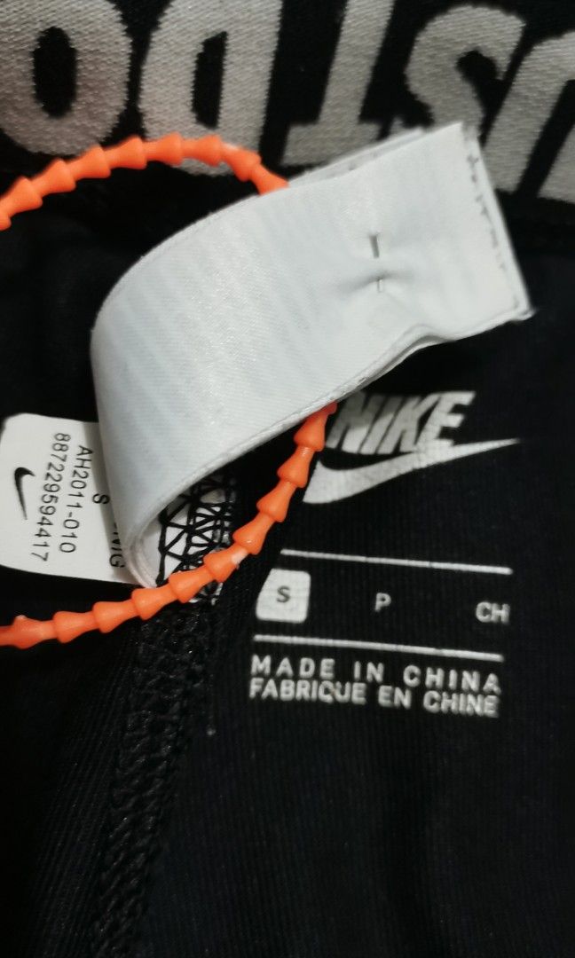 Nike leggings (Category: Activewear) located in San Jose. Submitted by thrift_ni_sir (Listing ID 1452273960, Image 3). Description: Good condition Minimal crack prints MOD J&T, flash express MOP gcash Add shipping fee.