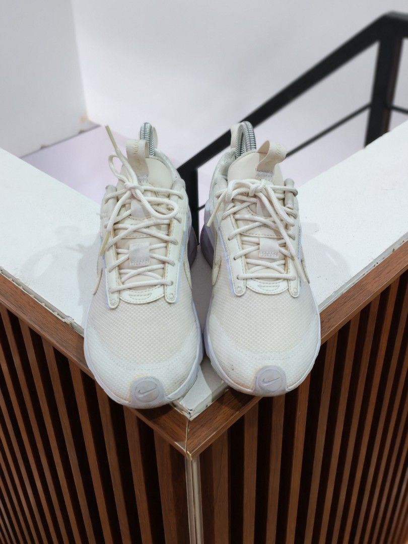 Nike Women's Air Max INTRLK Lite (Category: Sneakers) located in Baguio. Submitted by north.archive (Listing ID 1452207751, Image 2). Description: needs cleaning 23cm insole via TM.