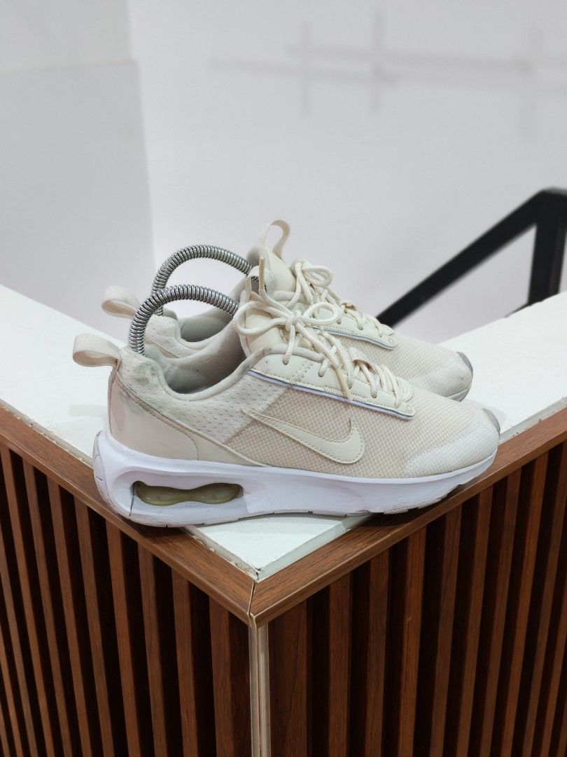 Nike Women's Air Max INTRLK Lite (Category: Sneakers) located in Baguio. Submitted by north.archive (Listing ID 1452207751, Image 3). Description: needs cleaning 23cm insole via TM.