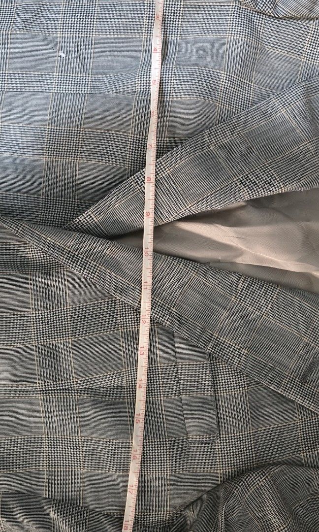 Nordstrom Tailored Blazer - Made in USA (Category: Coats, Jackets and Outerwear) located in Quezon City. Submitted by kriztinamd (Listing ID 1452165853, Image 2). Description: - Classic houndstooth pattern blazer - Tailored in the USA - Made from imported fabric - Sharp and versatile piece - Perfect for dressing up or down Chest 36 in, sleeve length 20.5in.