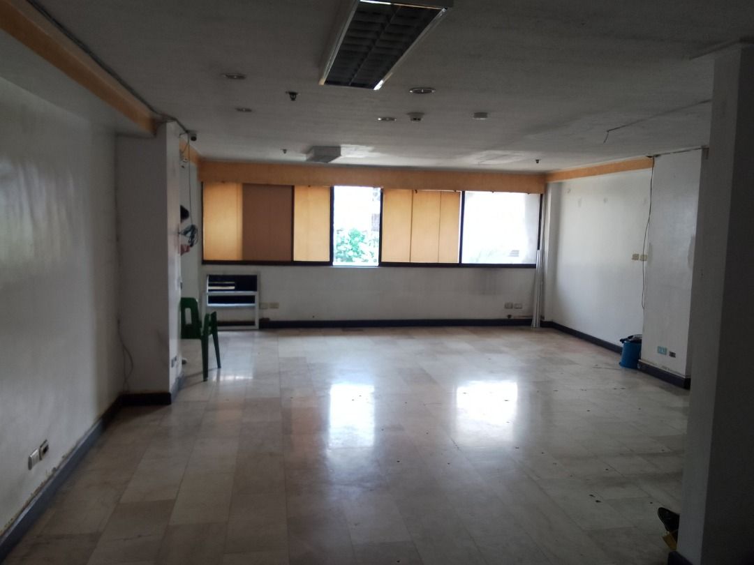 Office Space For Rent (Category: Commercial) located in Quezon City. Submitted by cyalandproperty (Listing ID 1452164505, Image 1). Description: Looking for the perfect space for your business? We are offering commercial office spaces for rent in our building in Pasay City. Our offices provide a professional environment with a convenient location, making them ideal for startups, established businesses, and corporate offices. Features: Prime locat