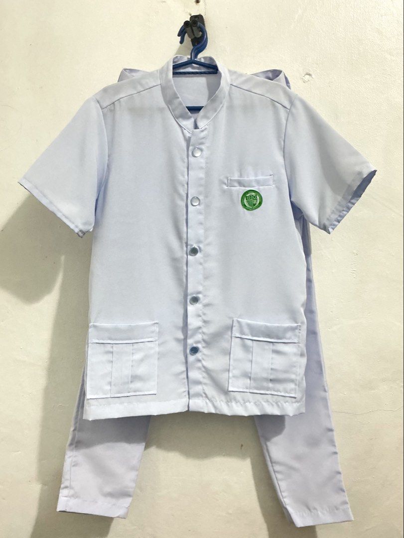 Olfu nursing uniform set (Category: Formal Shirts) located in Valenzuela. Submitted by benedict.x (Listing ID 1452304027, Image 1). Description: Bsn uniform (Large) Rfs: hindi kasya sakin, bitin. Hindi pa nagagamit** Fabric : klopman Polo Length: 27” Chest/waist: 40” Shoulder: 18” Sleeves: 9” Pants Size 30 Length: 38.5” .