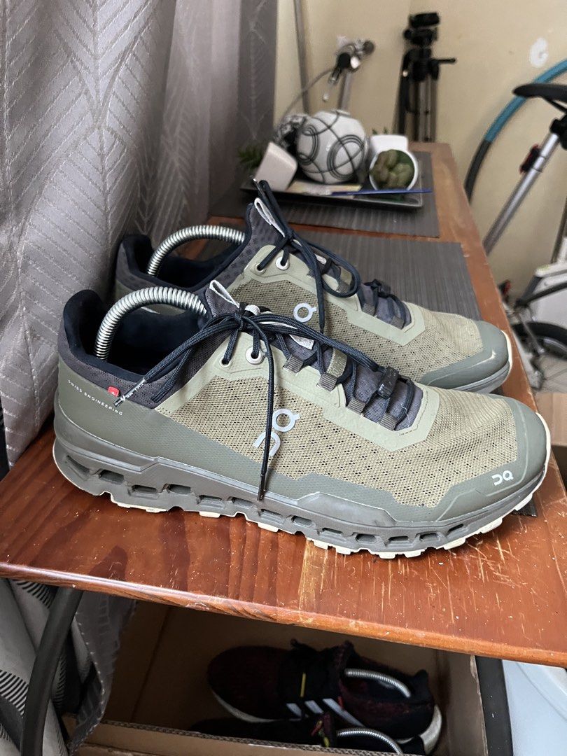 ON cloud ultra green eclipse (Category: Sneakers) located in Las Pinas. Submitted by deepsouthe (Listing ID 1452278413, Image 2). Description: On Cloud ultra M10, 9.5uk, 44eu, 28cm Good condition Tear on mesh, socliner tear Php2,450 plus sf Las Pinas area.