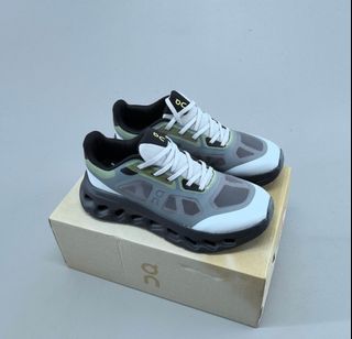 (Category: ) located in . Submitted by pickplanet_sneaker_shirt (Listing ID 1452276115, Image 1). Description: .