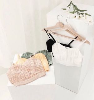 (Category: ) located in . Submitted by buysellcloset (Listing ID 1452147219, Image 1). Description: .
