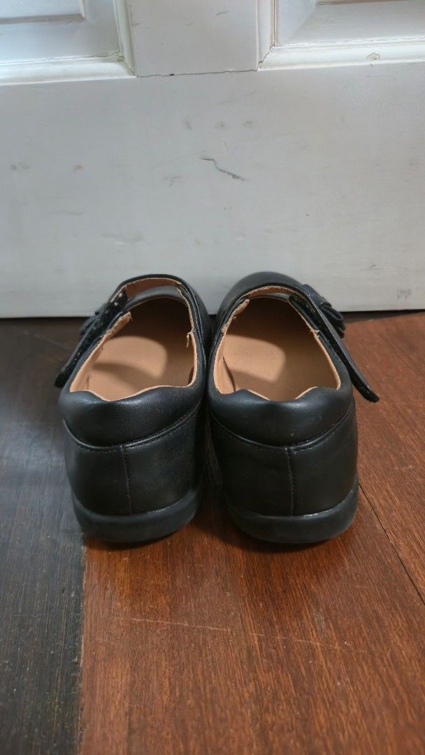 Pitterpat Black Mary Jane Shoes Size 33 (Category: Babies & Kids Fashion) located in Malabon City. Submitted by emmashappymommy (Listing ID 1452120122, Image 3). Description: - Brand: Pitterpat - Color: Black - Style: Mary Jane - Closure: Velcro strap (easy on/off) - Detail: Cute bow on the front - Size: 33 - Ideal for: School or everyday wear.
