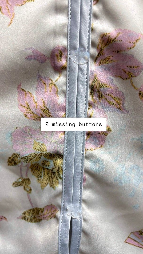 PRELOVED CHEONGSAM ATTIRE SET (Category: Traditional & Ethnic wear) located in Kluang. Submitted by c0wbeau_ (Listing ID 1452309649, Image 2). Description: PRELOVED CHEONGSAM SET - wear once only - 2 button missing (no replacement) - button non-functional only for aesthetic purpose - price EXCLUDE postage - normal price rm70+ - worn once by a 74kg, 158cm girl (normally i wear xl) - on tag size 3xl but i think kalau M-L cantik pakai - skirt singka