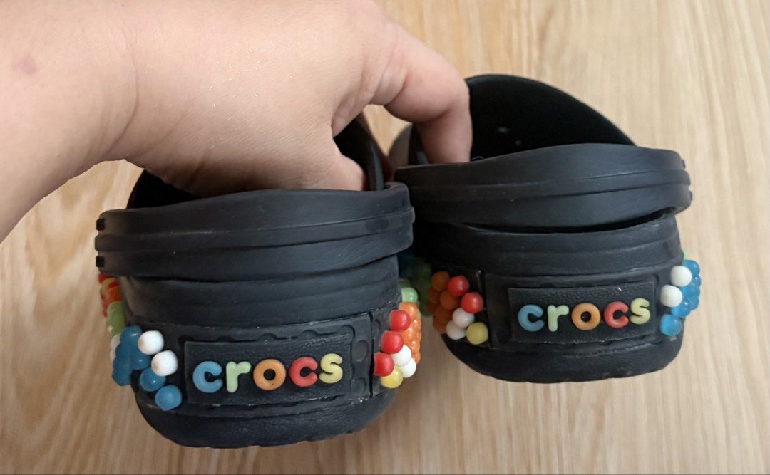 Preloved crocs c10 (Category: Babies & Kids Fashion) located in Koronadal. Submitted by bulilitfam (Listing ID 1452131555, Image 3). Description: Preloved bought in canada C10 Unisex Est 5yrs old Bago pa naliitan agad kc sa tgal dumating lumaki n paa ng anak ko masikip na pagdating😅.