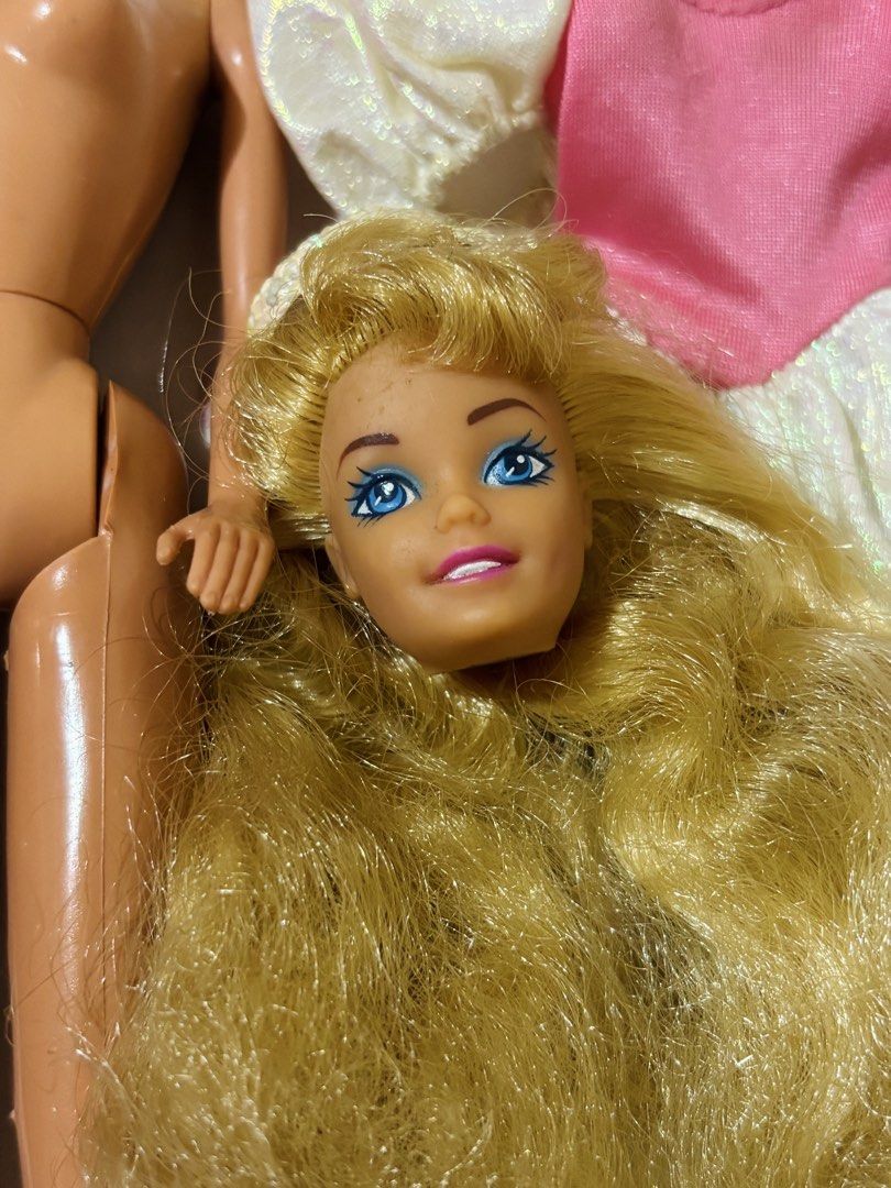 Princess Barbie flawed bundle (Category: Kids Toys) located in Legazpi City. Submitted by pink_moonlight (Listing ID 1452239847, Image 2). Description: Broken neck peg, glued leg, may slight paint chip sa lips. Dress is good.