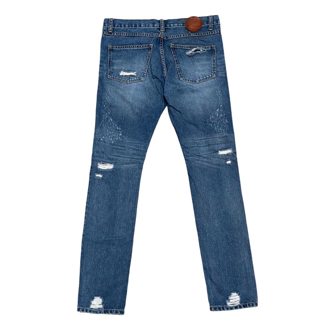 RAF SIMONS (Category: Jeans) located in Makati City. Submitted by pirmados.ph (Listing ID 1452205702, Image 2). Description: Spring-Summer 2008 Raf Simons pants Size 48 on tag Skinny fit Made in France Measurements Waist: 32/33 Inseam: 30.5 Outseam: 40 Leg opening: 6 Front rise: 8.5 Thigh: 7.5 Knee: 7 9/10 condition dm to purchase.